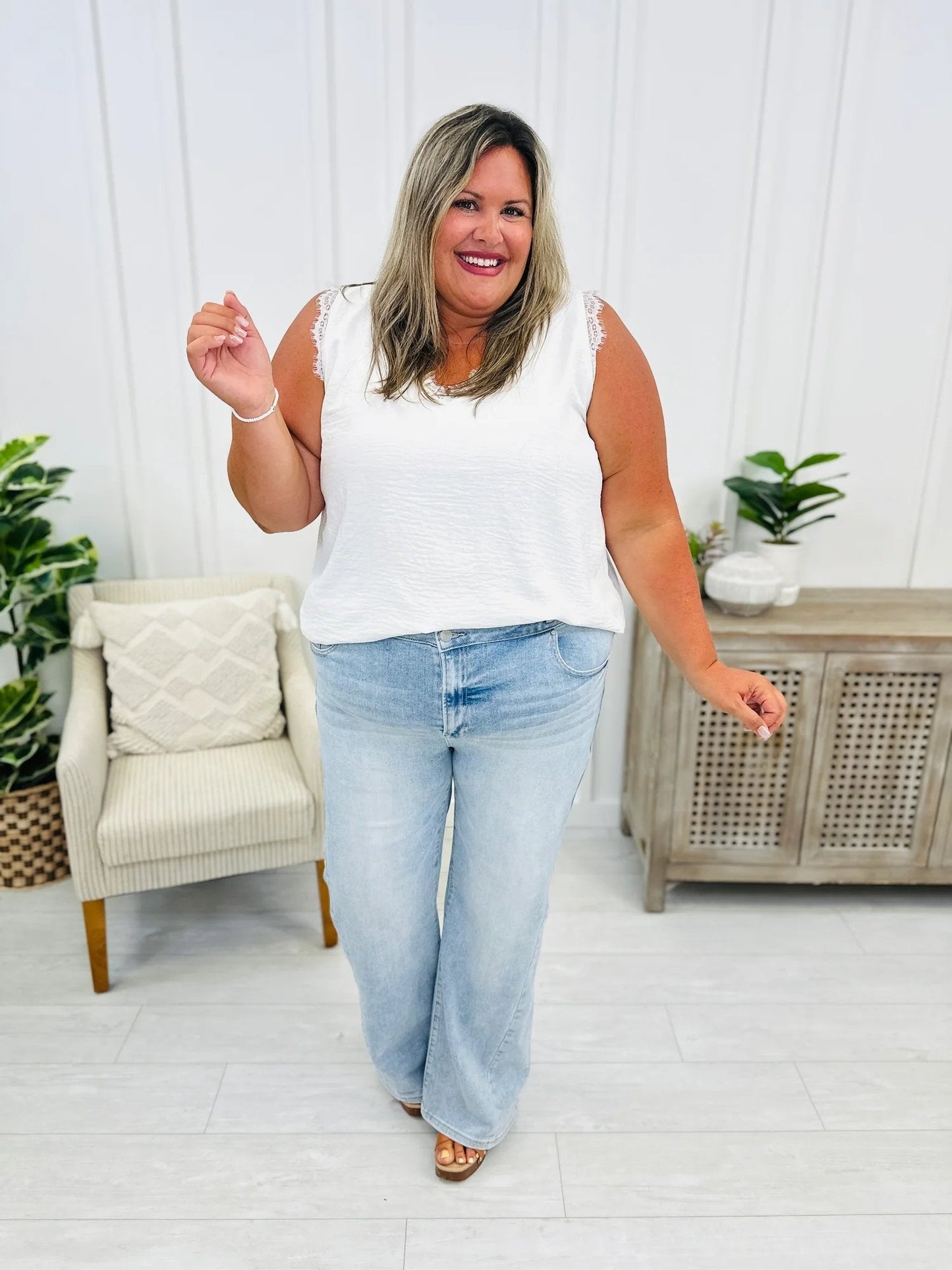 🏆LAST DAY SALE 49% OFF💥 Vintage Wash Plus-Size Jeans -Stretchy, Straight Leg & Butt-Lifting Fit