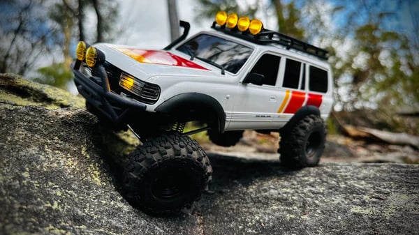 FairRC 1/18 FCX18 TOYOTA LC80 Tri-Color Mod RTR